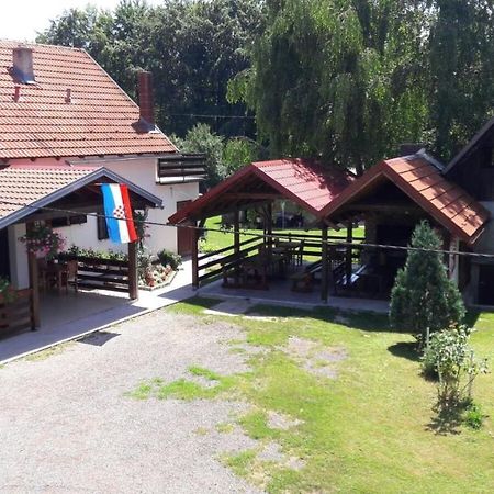 Apartments With A Parking Space Smoljanac, Plitvice - 12345 Екстериор снимка