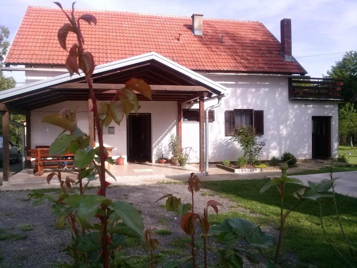 Apartments With A Parking Space Smoljanac, Plitvice - 12345 Екстериор снимка