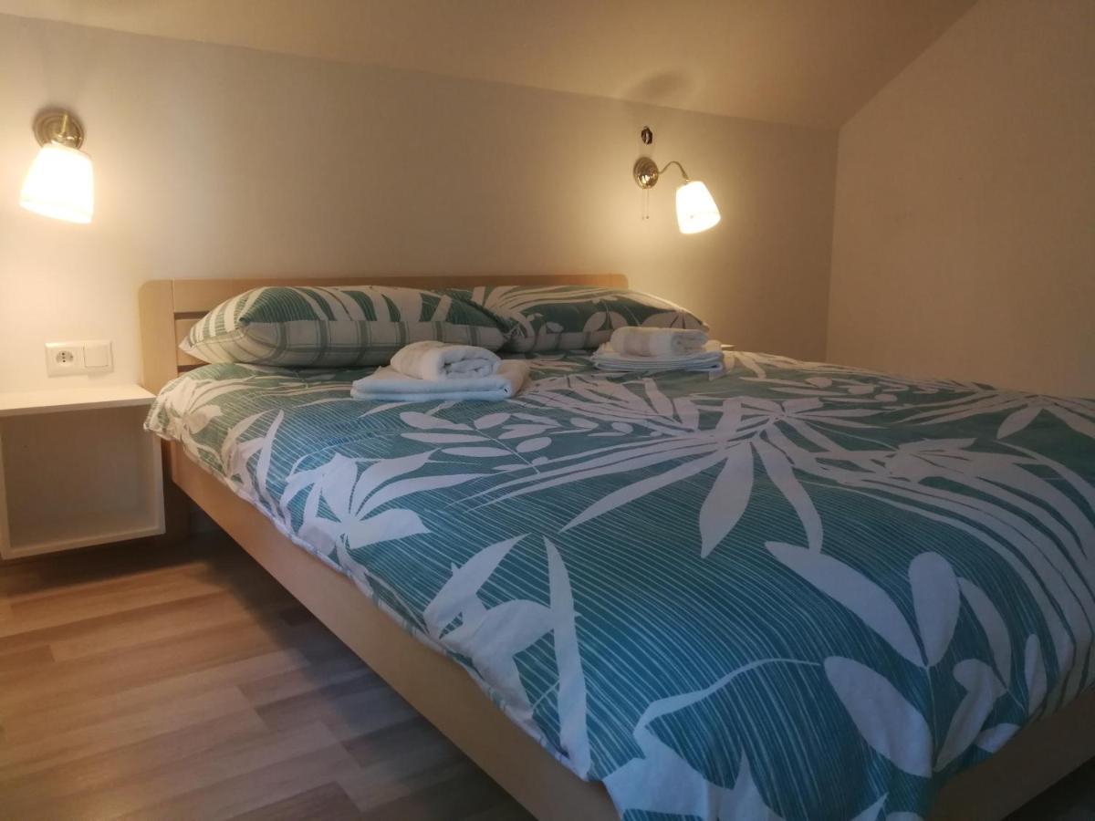 Apartments With A Parking Space Smoljanac, Plitvice - 12345 Екстериор снимка